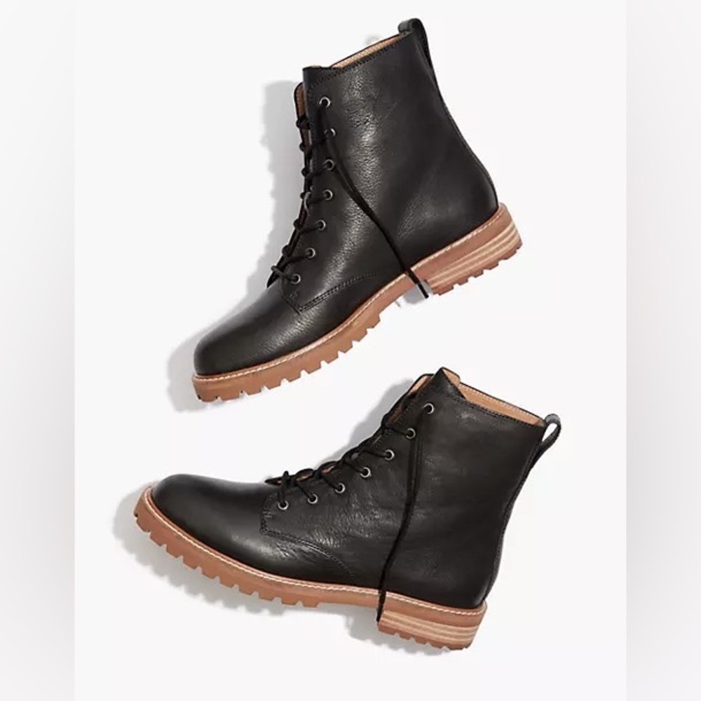 Madewell The Clair Lace-Up Boot in Leather